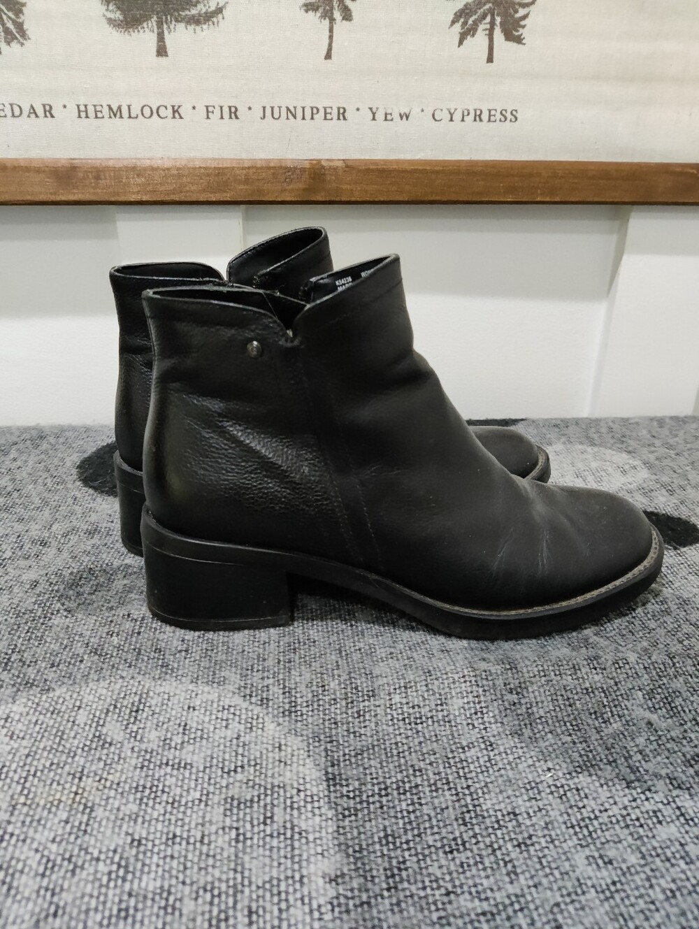 ROCKPORT Black Leather Side Zip Ankle Booties Low Block Heel Comfort Shoes 6M